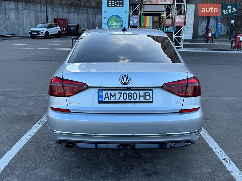 Седан Volkswagen Passat 2017 в Николаеве
