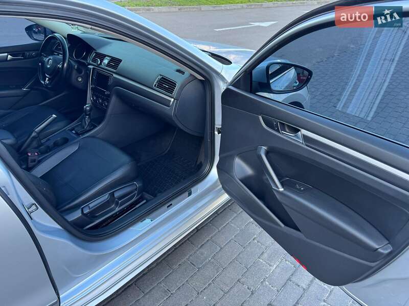 Седан Volkswagen Passat 2017 в Николаеве