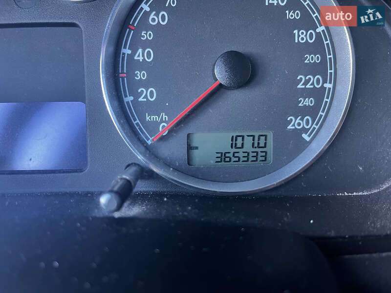 Седан Volkswagen Passat 2004 в Вышгороде фото 19 Седан Volkswagen Passat 2004 в Вышгороде