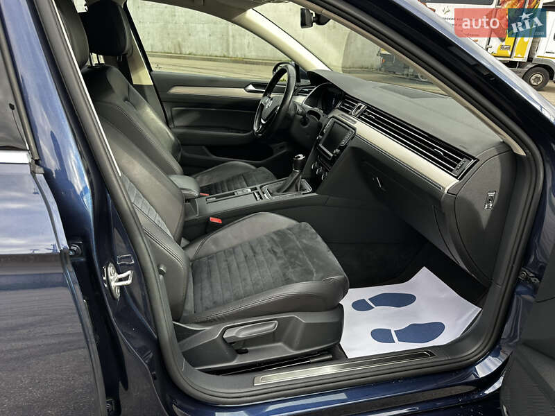 Универсал Volkswagen Passat 2015 в Киеве