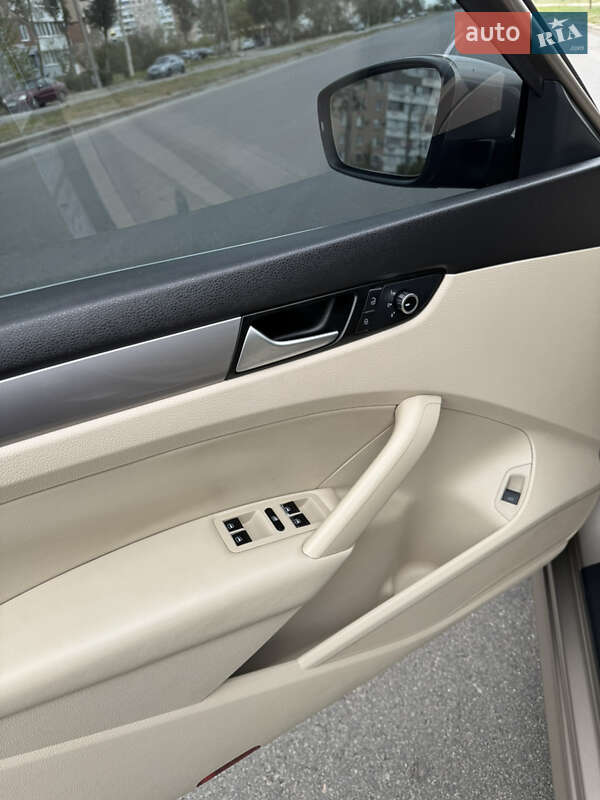 Седан Volkswagen Passat 2015 в Запорожье