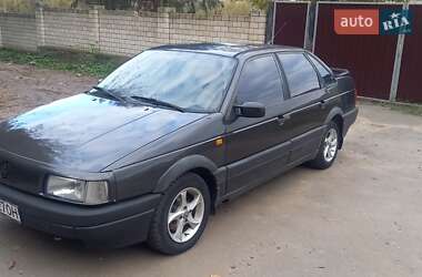 Седан Volkswagen Passat 1990 в Бершади