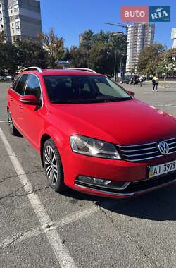 Універсал Volkswagen Passat 2012 в 