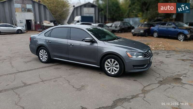 Седан Volkswagen Passat 2012 в Києві