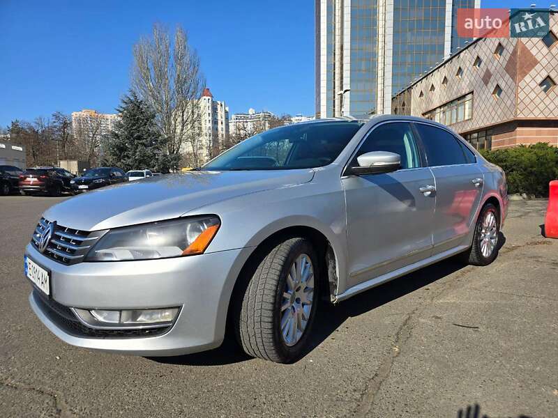 Седан Volkswagen Passat 2014 в Дніпрі