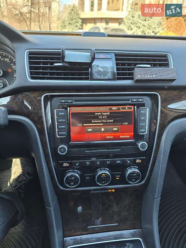 Седан Volkswagen Passat 2014 в Дніпрі