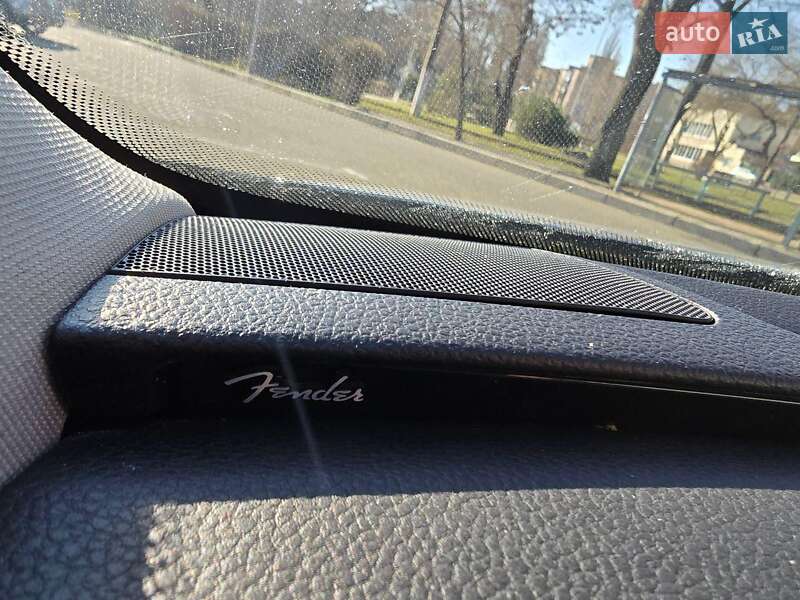 Седан Volkswagen Passat 2014 в Дніпрі