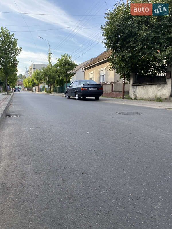 Седан Volkswagen Passat 1988 в Ужгороде фото 4 Седан Volkswagen Passat 1988 в Ужгороде