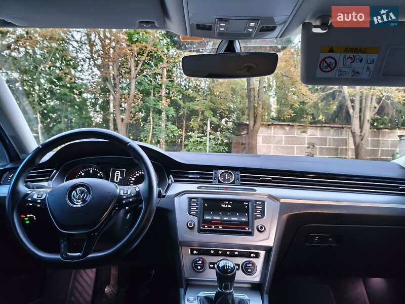 Универсал Volkswagen Passat 2016 в Звягеле