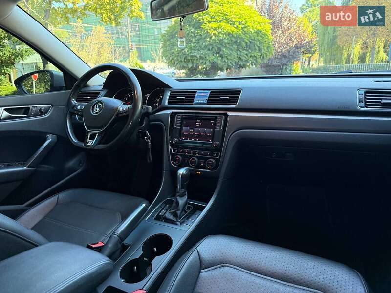 Седан Volkswagen Passat 2018 в Павлограді