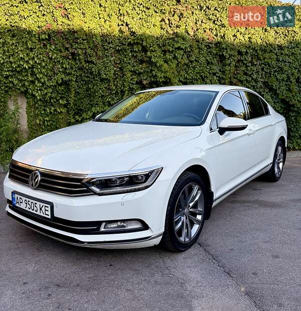 Седан Volkswagen Passat 2016 в Виннице