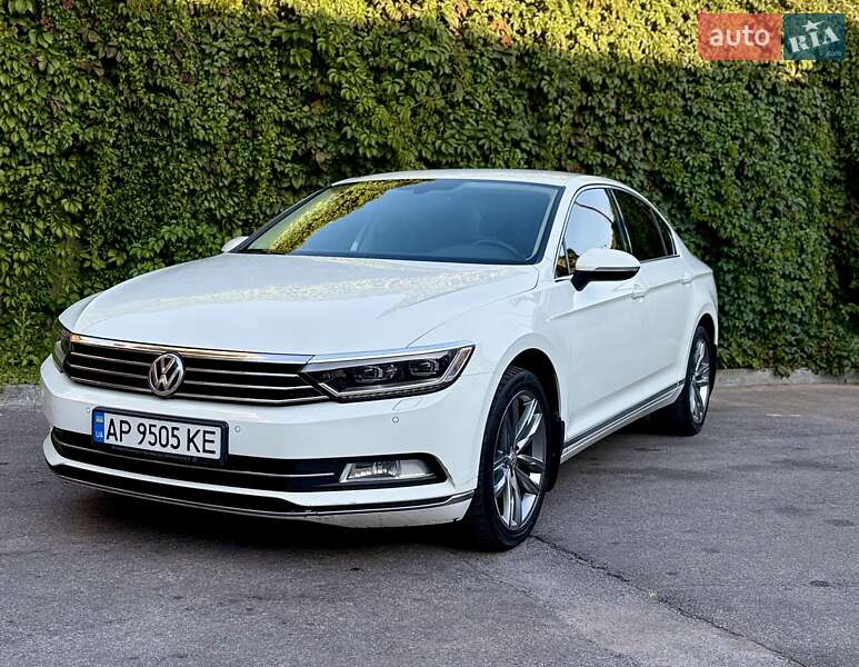 Седан Volkswagen Passat 2016 в Виннице