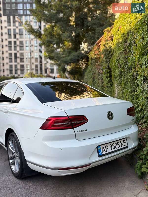 Седан Volkswagen Passat 2016 в Виннице