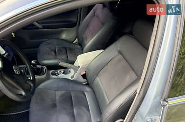 Универсал Volkswagen Passat 2004 в  фото 10 Универсал Volkswagen Passat 2004 в