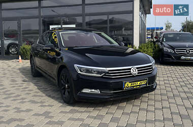 Седан Volkswagen Passat 2015 в Мукачевому