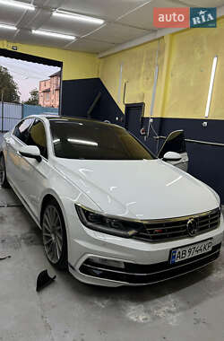 Седан Volkswagen Passat 2016 в Львове