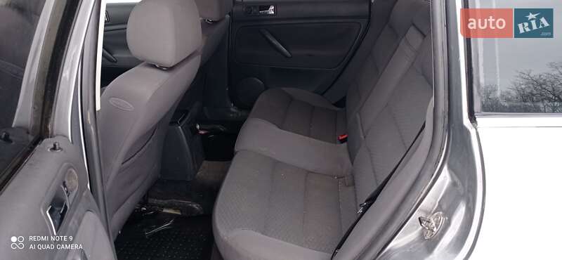 Универсал Volkswagen Passat 2004 в Тлумаче