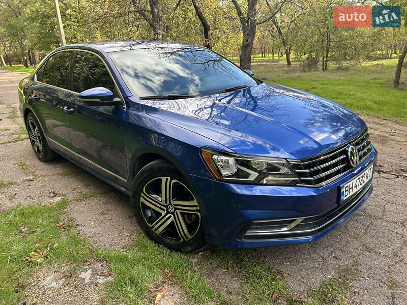 Седан Volkswagen Passat 2015 в Одессе