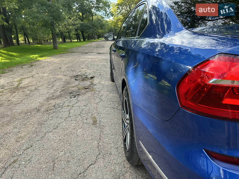 Седан Volkswagen Passat 2015 в Одессе