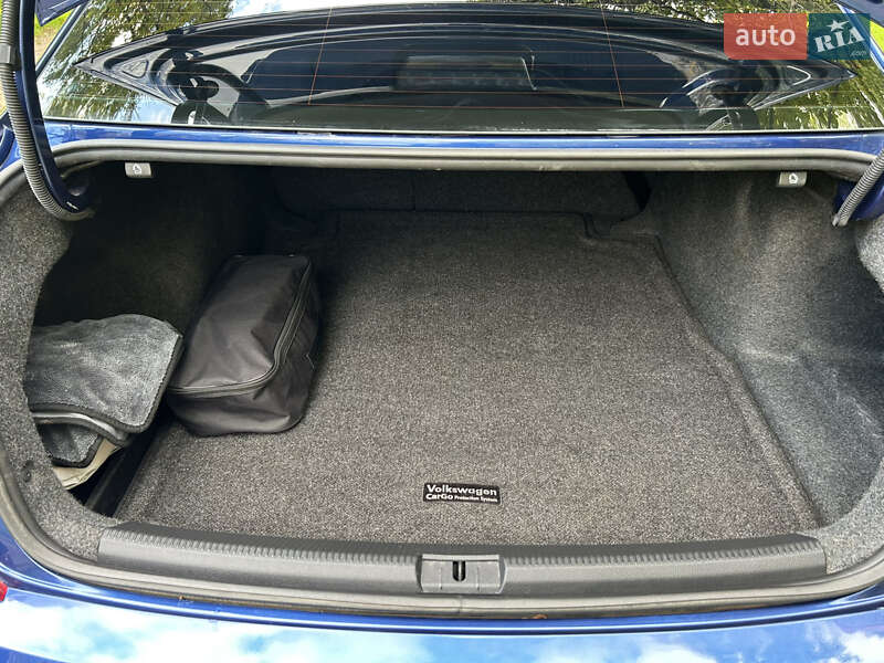 Седан Volkswagen Passat 2015 в Одессе