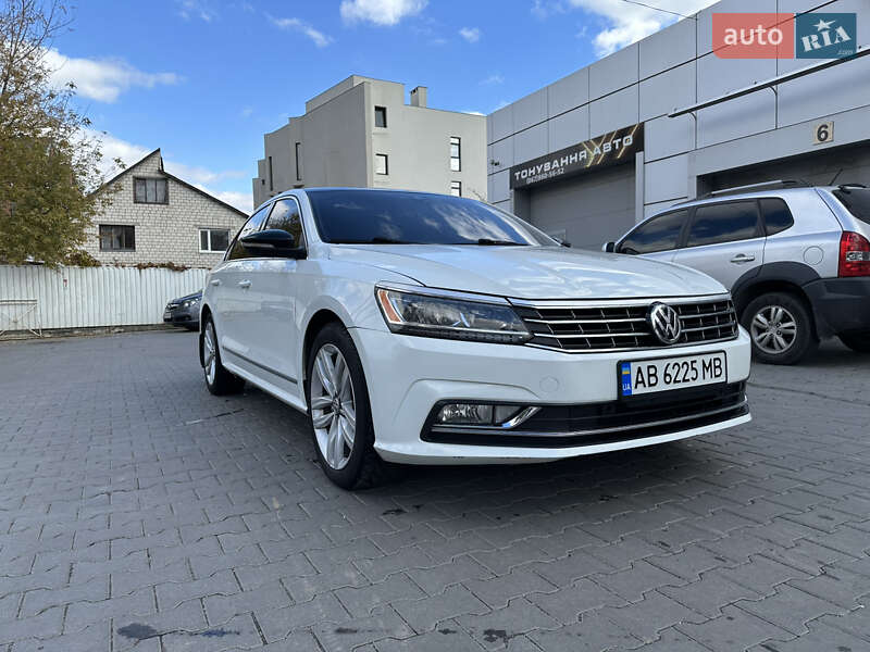 Седан Volkswagen Passat 2016 в Виннице