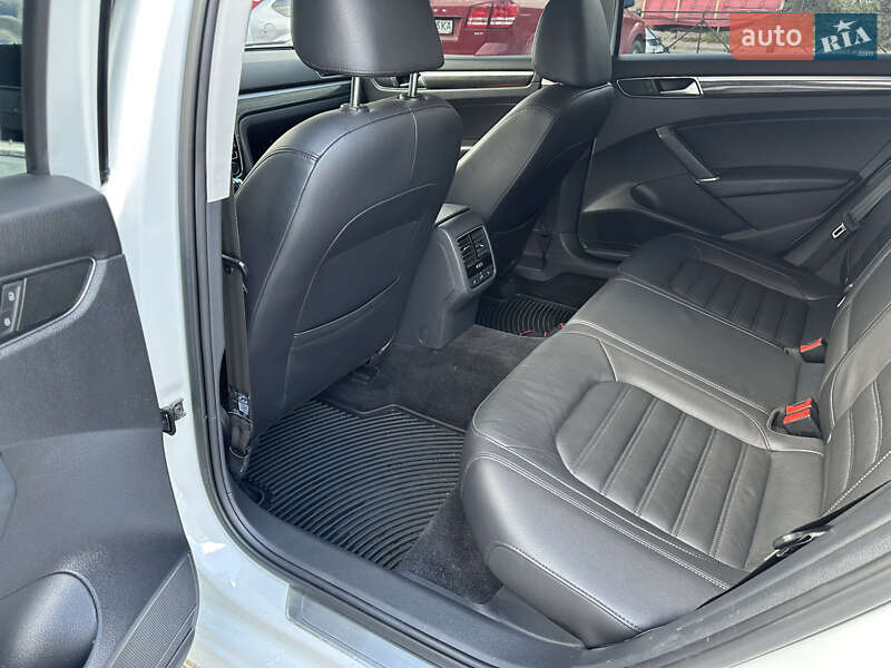 Седан Volkswagen Passat 2016 в Виннице