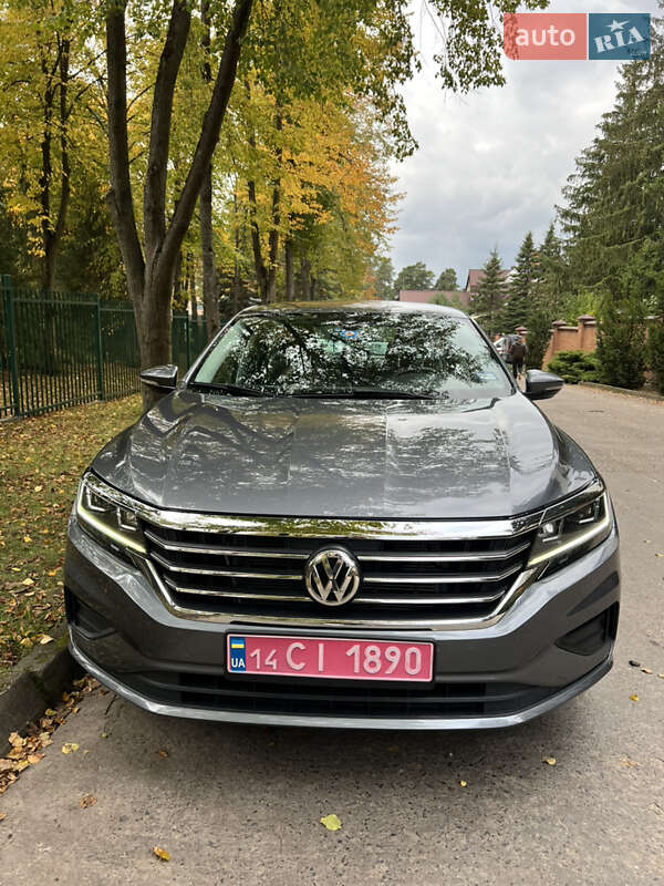 Седан Volkswagen Passat 2020 в Львове