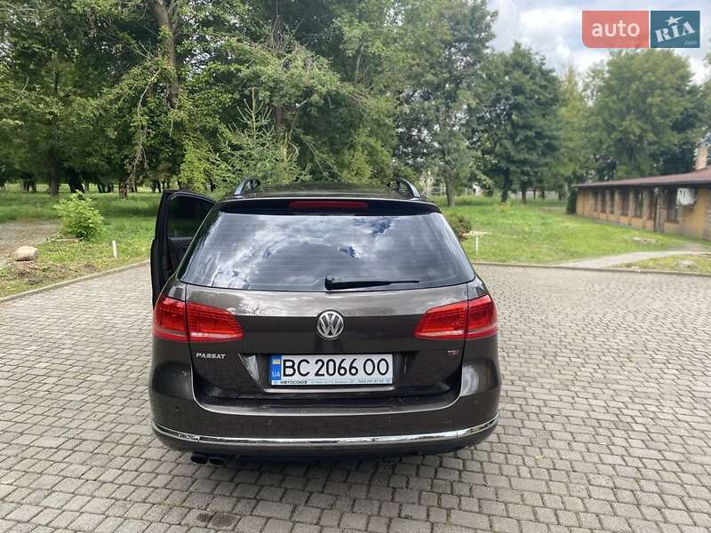 Універсал Volkswagen Passat 2012 в Мостиській