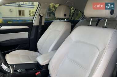 Седан Volkswagen Passat 2015 в 
