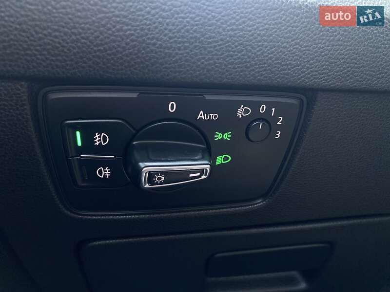 Седан Volkswagen Passat 2015 в Киеве