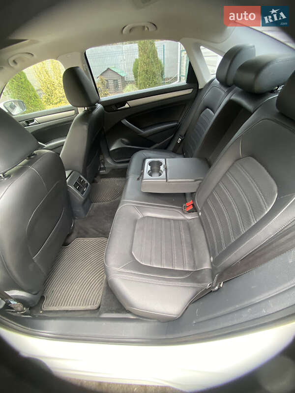 Седан Volkswagen Passat 2015 в Чернігові