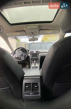 Седан Volkswagen Passat 2015 в 