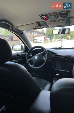 Седан Volkswagen Passat 2002 в  фото 8 Седан Volkswagen Passat 2002 в