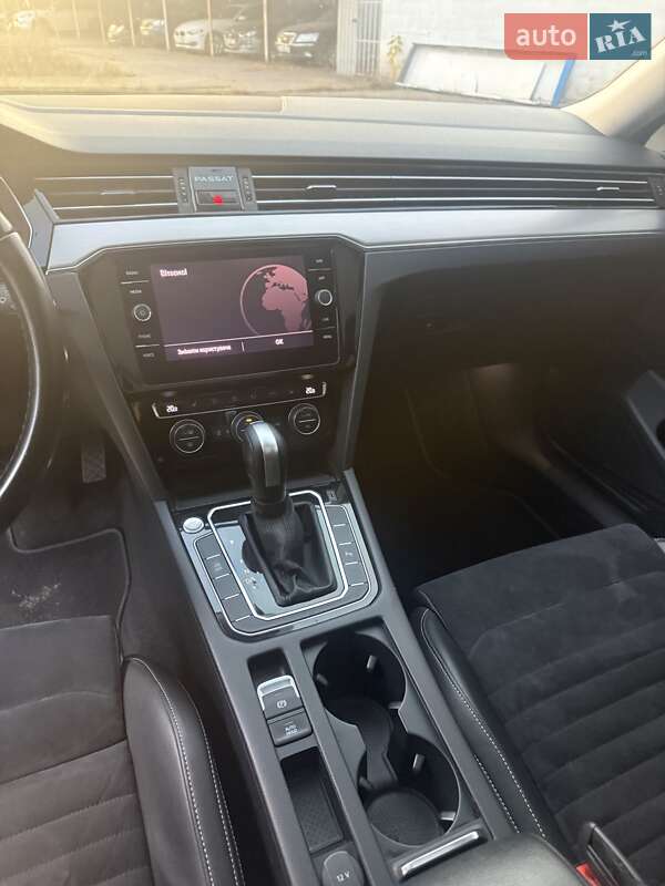 Универсал Volkswagen Passat 2020 в Киеве