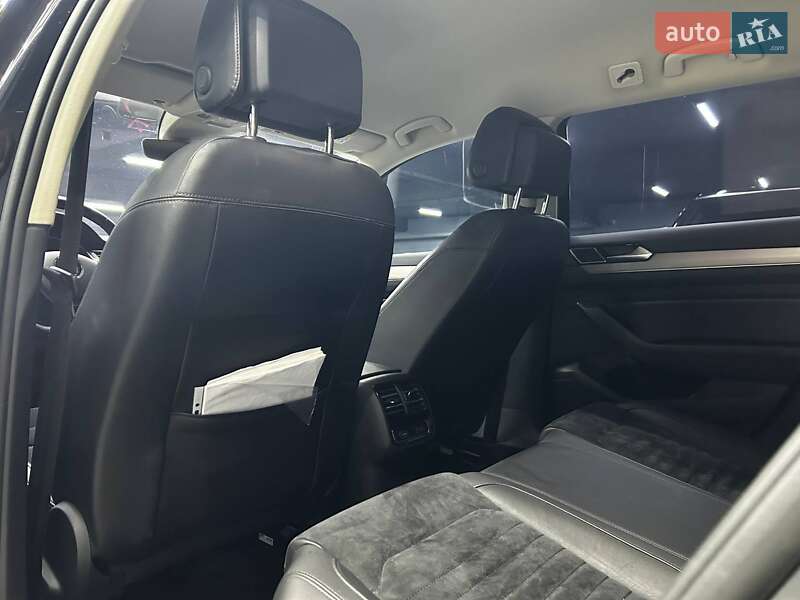 Універсал Volkswagen Passat 2018 в Чернівцях