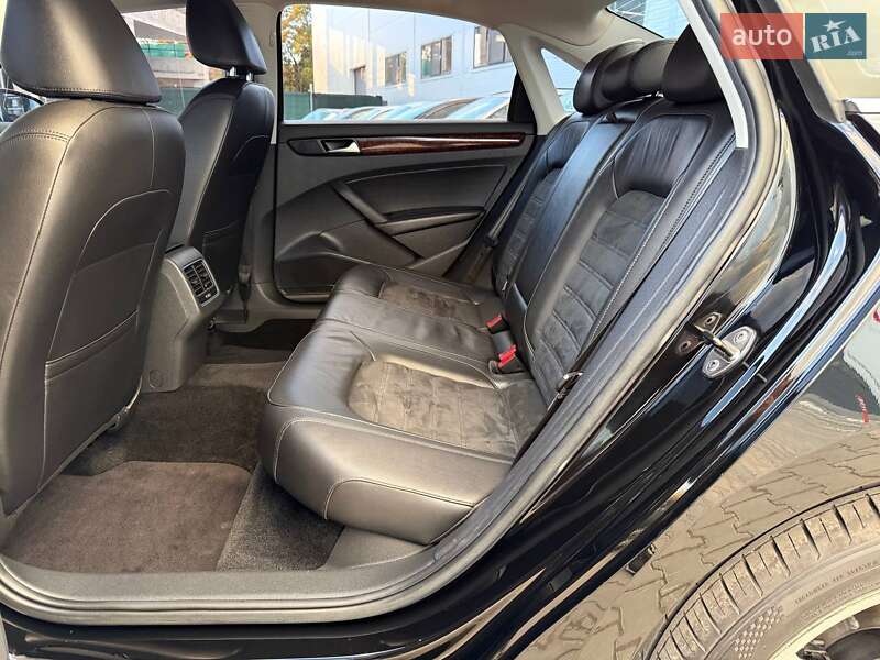 Седан Volkswagen Passat 2012 в Одесі
