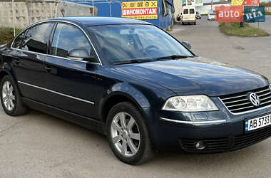 Седан Volkswagen Passat 2004 в  фото 17 Седан Volkswagen Passat 2004 в