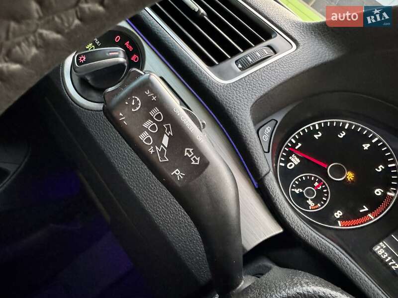 Седан Volkswagen Passat 2014 в Киеве