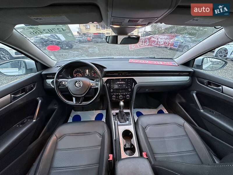 Седан Volkswagen Passat 2020 в Луцке