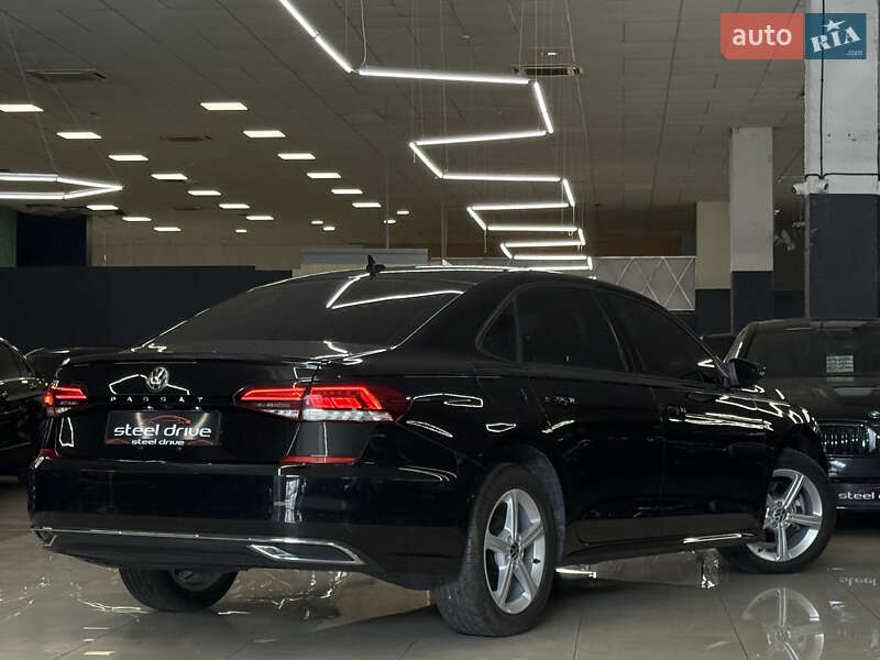 Седан Volkswagen Passat 2021 в Николаеве