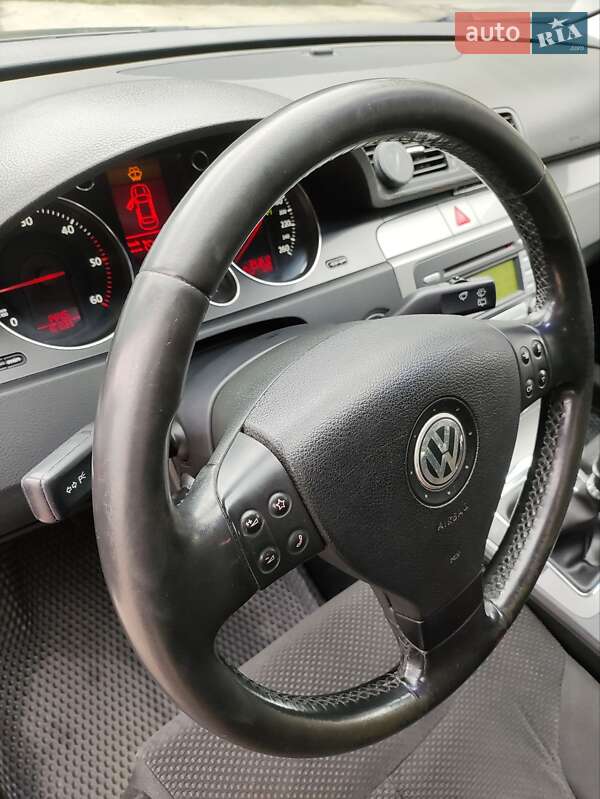 Универсал Volkswagen Passat 2006 в Киеве