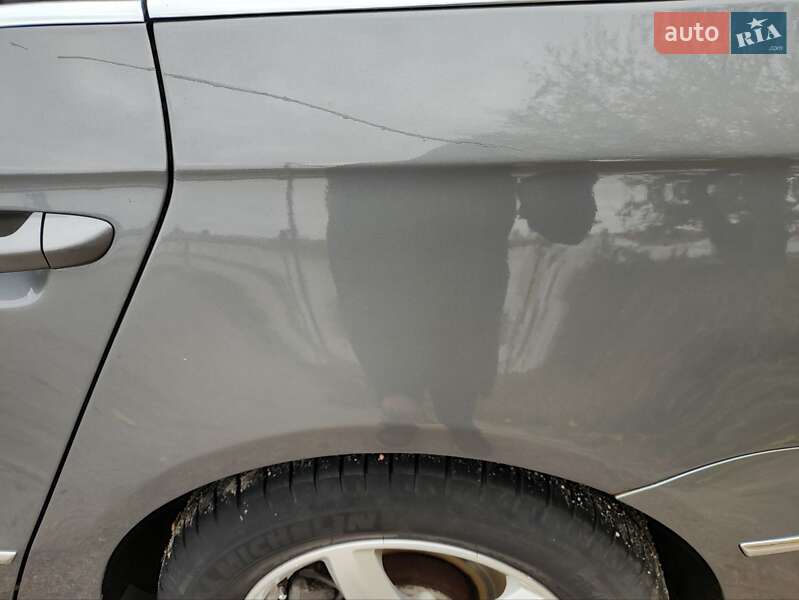 Универсал Volkswagen Passat 2006 в Киеве