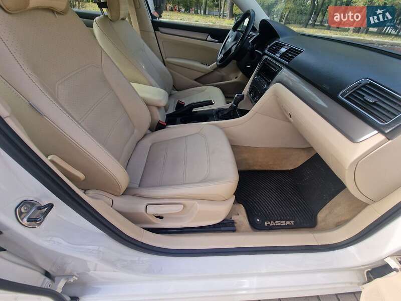 Седан Volkswagen Passat 2013 в Запорожье