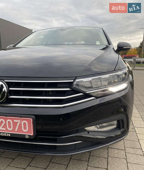 Седан Volkswagen Passat 2020 в Дрогобичі