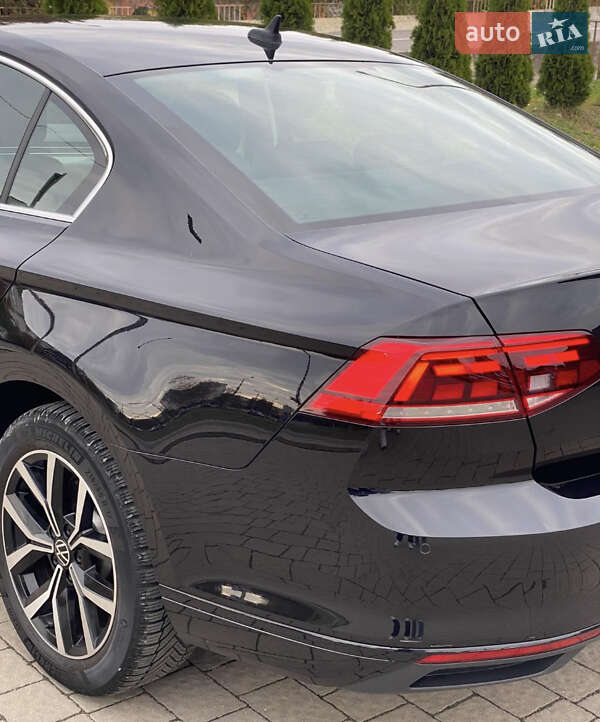 Седан Volkswagen Passat 2020 в Дрогобичі
