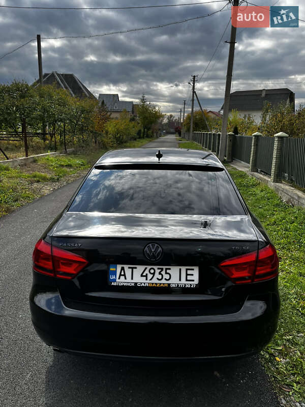 Седан Volkswagen Passat 2012 в Ивано-Франковске