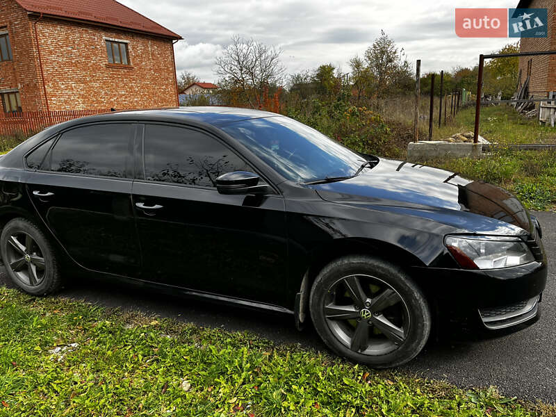 Седан Volkswagen Passat 2012 в Ивано-Франковске