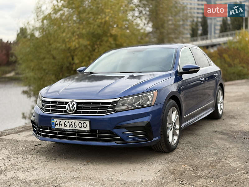 Седан Volkswagen Passat 2016 в Киеве