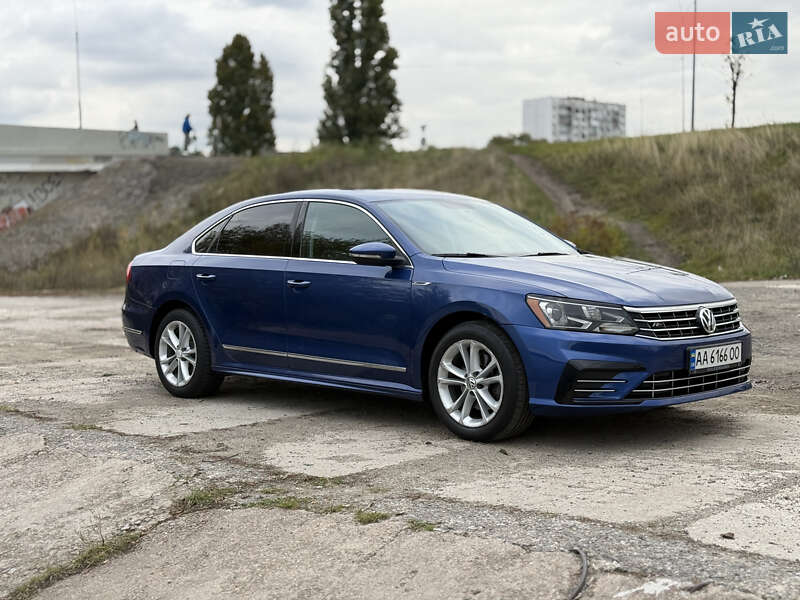 Седан Volkswagen Passat 2016 в Киеве