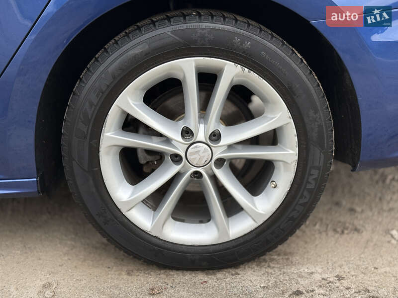 Седан Volkswagen Passat 2016 в Киеве